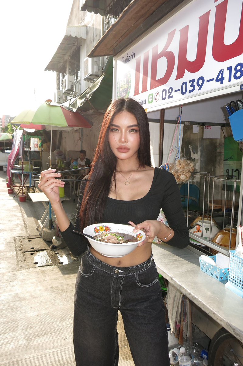 aoomkap's tweet photo. กินเตี๋ยวมั้ยคะพี่ฤกษ์ https://t.co/Jhfk9wIRG7