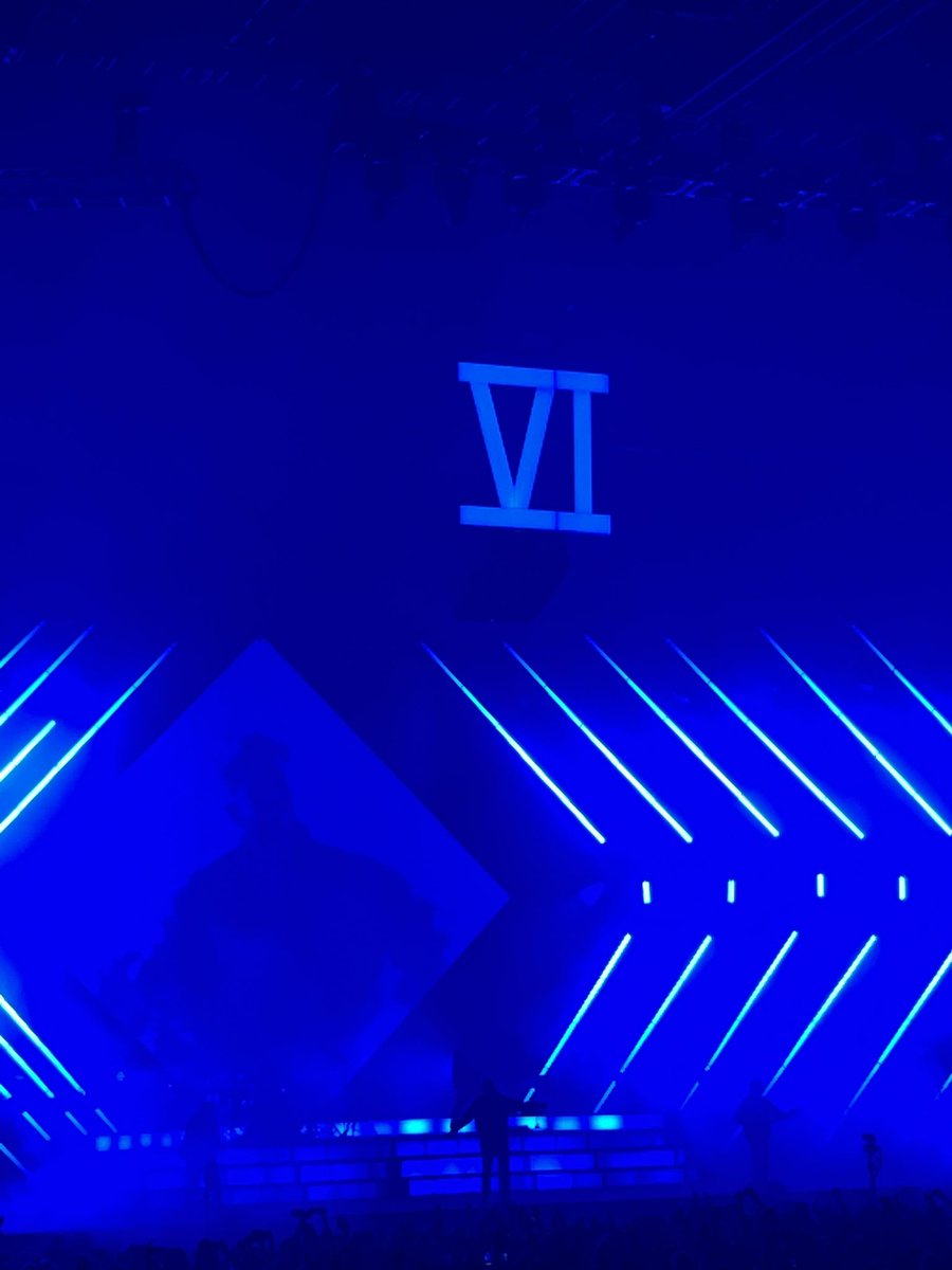 #youmeatsix20years <a href="/youmeatsix/">You Me At Six</a> 

Last night was a childhood dream come true. Taking me and mum to the final nights of Ymas on the guestlist and getting to meet the band with some of the best seats in the house!!! 2005-forever in our ears!!!