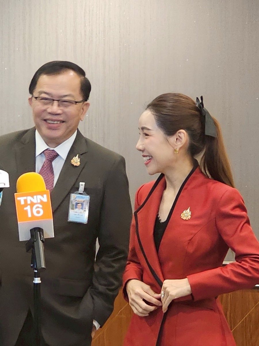 #จิราพรสินธุไพร ลุยต่อปราบบุหรี่ไฟฟ้าแม้พ้น 30 วันตามคำสั่งนายกฯ พร้อมเปิดรับแจ้งเบาะแสผ่านแอปฯ “ทางรัฐ” เผย ตั้งแต่ 26 ก.พ. - 2 เม.ย. 68 จับกุมและดำเนินคดีแล้ว 2,236 คดี มูลค่าของกลางกว่า 295 ล้านบาท

#จิราพรสินธุไพร
#เพ็ญพิสุทธิ์จินตโสภณ
#เลขารัฐมนตรีประจำสำนักนายก
#สำนักนายก