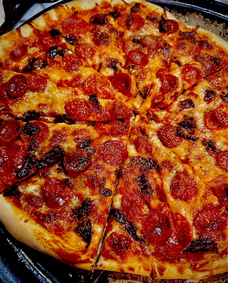 AdamWayne11's tweet image. Pizza