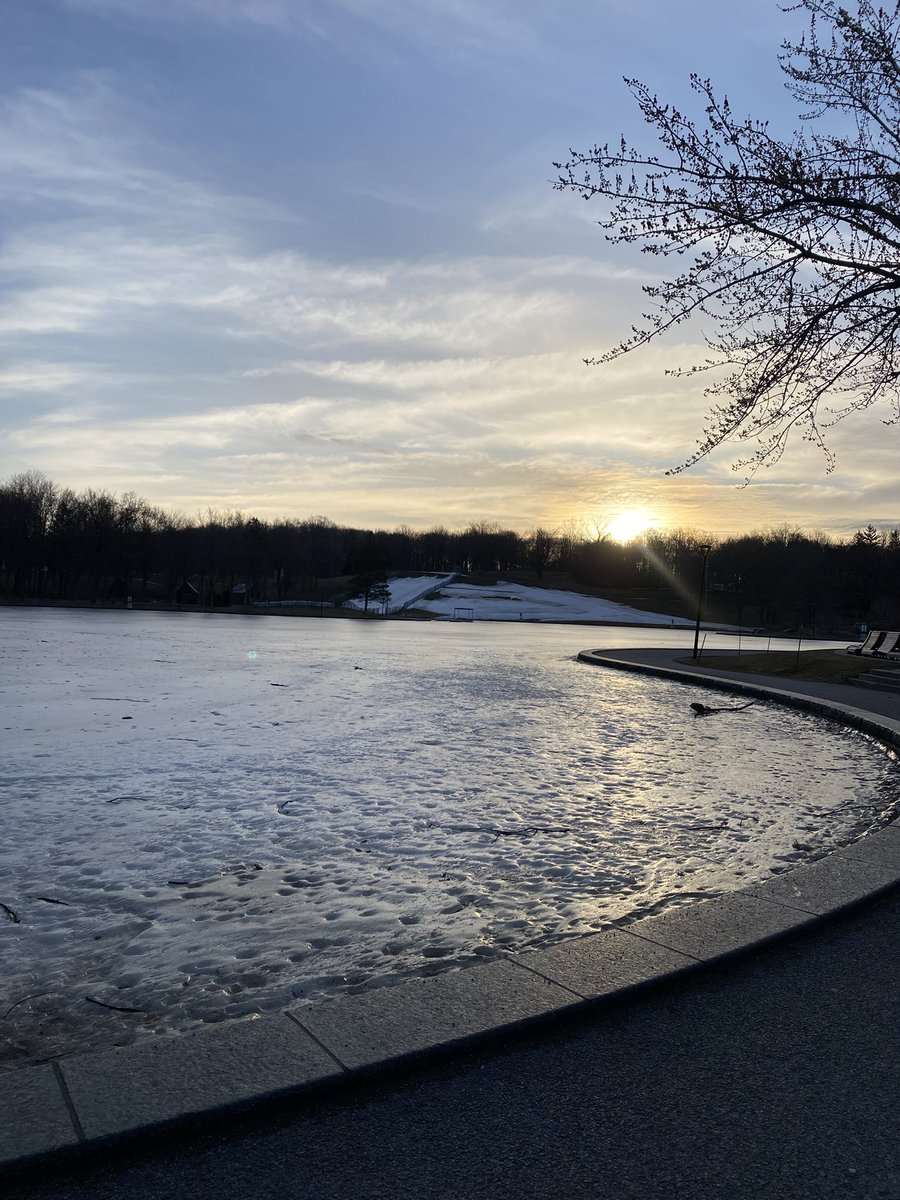 First day of the digital editing colloquium in Montréal was excellent: evolution of TEI, AI, editorial collaboration, digital variorum challenges, Marlowe, and more, followed by sushi dinner. Jet lag prompted early morning run to Mount Royal park and a still frozen Beaver Lake.