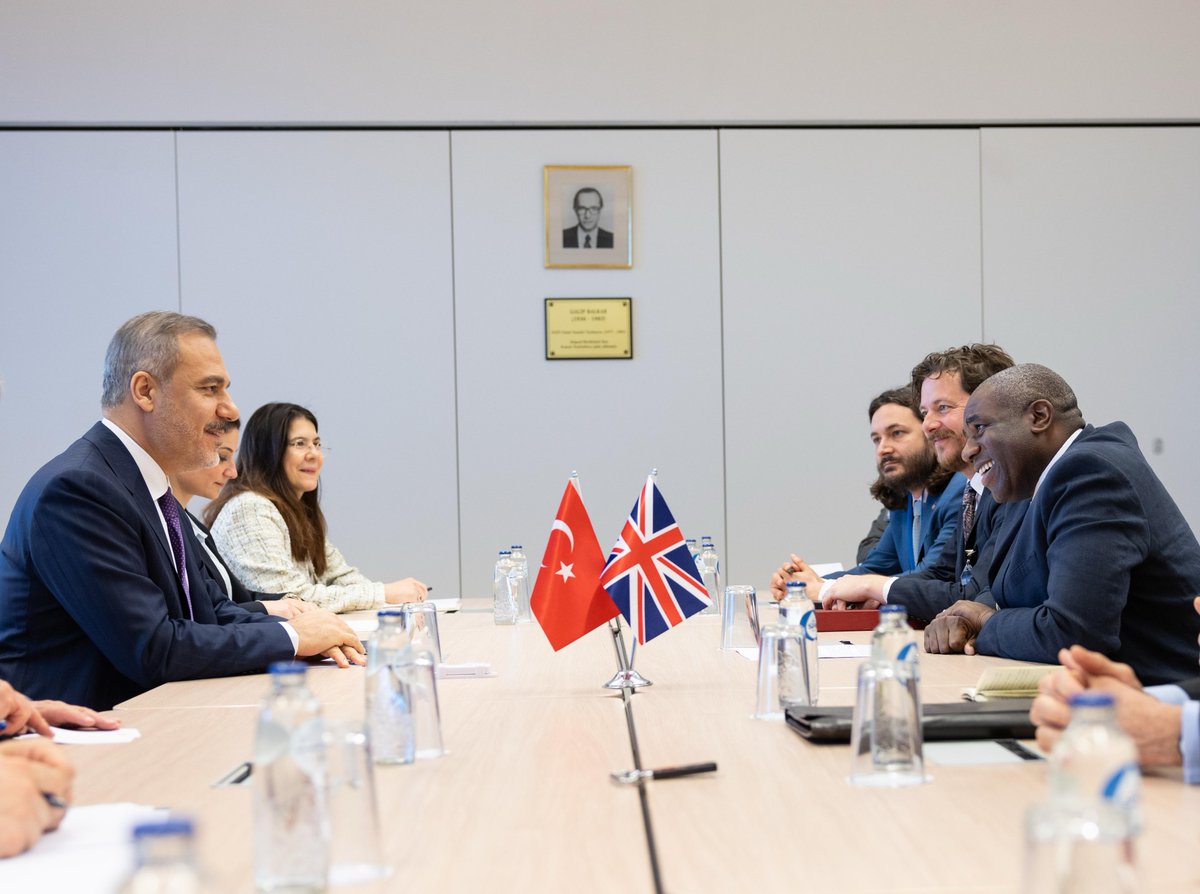 Bakanımız <a href="/HakanFidan/">Hakan Fidan</a> Brüksel'de NATO Dışişleri Bakanları Toplantısı marjında Birleşik Krallık Dışişleri Bakanı David Lammy ile görüştü. 🇹🇷🇬🇧