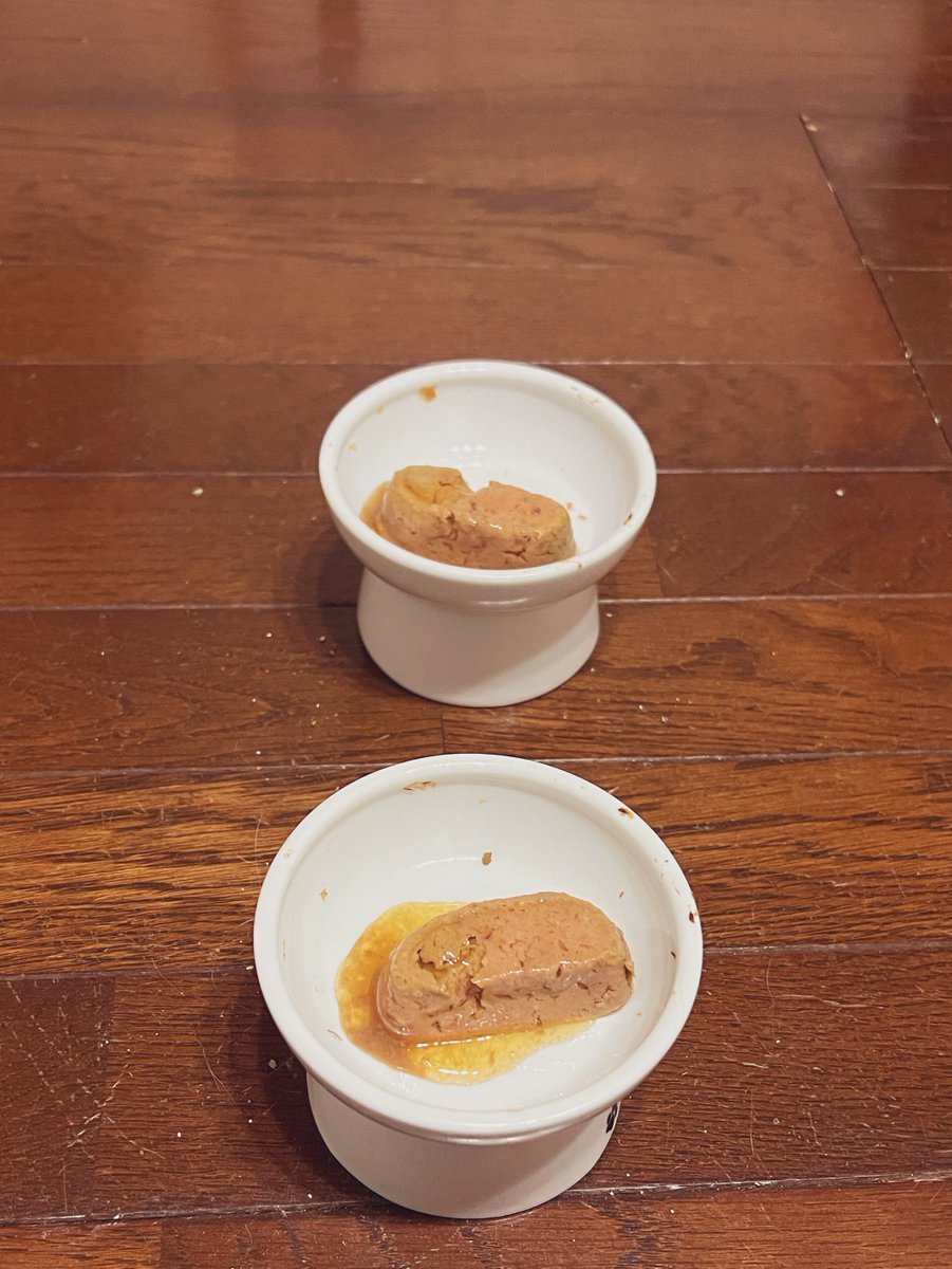 annko_blog's tweet photo. 気になってたニュートロさんのデイリーディッシュ✨
🟡内臓(レバー)入り
🟡野生に近い食事の実現✨
これこそ理想のお食事✨
と思ったんですが、1口も食べていただけませんでした🤣🤣
仕方ないので味見したらwバッチリレバーの味がしました😋
#猫好きさんと繋がりたい #ねこのいる暮らし #Nutro https://t.co/TYNelE2oYz