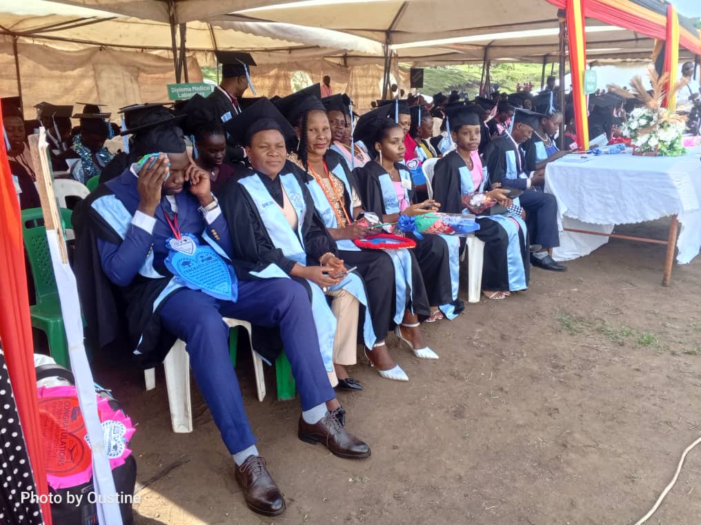 SrdSouth's tweet image. 504 students of Kagando School of Nursing and Midwifery have also graduated in discipline as Kagando Hospital celebrates her 60-years of existence. It was officiated by The Most Rev. Dr. Samuel Stephen Kaziimba Mugalu and Ministry of Health Official