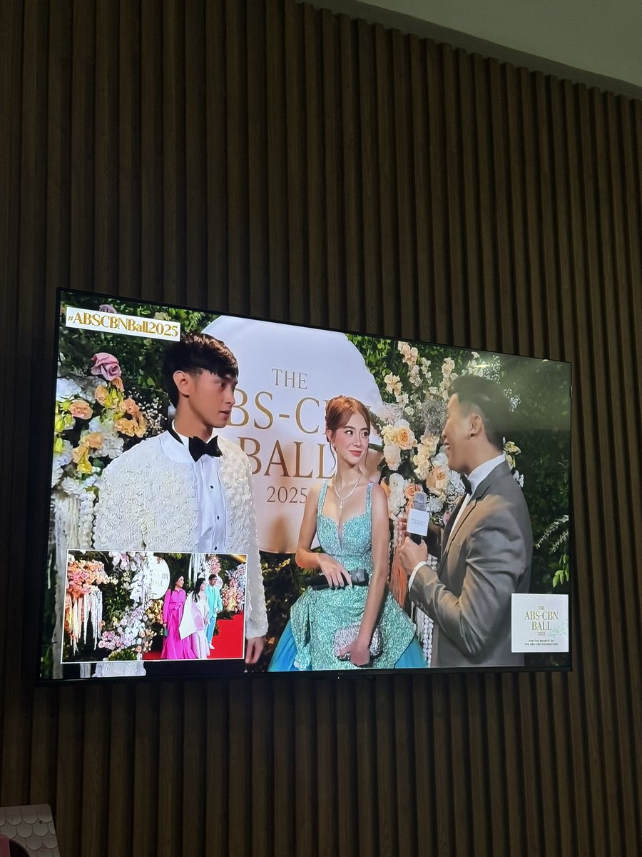 azenavters's tweet photo. Nasan si Fyang? #abscbnball #jmfyang https://t.co/WlUyOgFHJj