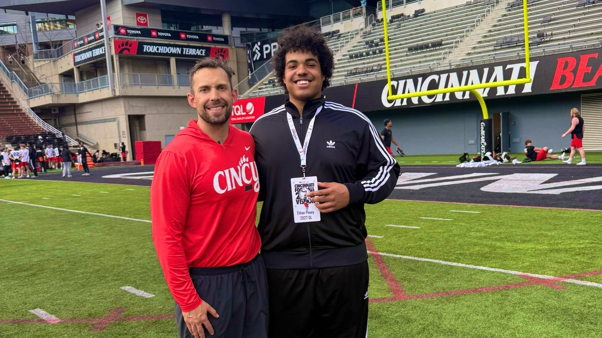 Six Star Football | PLUS+ (@sixstarfootball) on Twitter photo In the Trenches: Illinois 2027 Big Men Hitting the Radar This Offseason
⭐️Offseason Standouts: Illinois 2027 Linemen Earning Early Recognition🔥
STORY: ▶️🔗sixstarfootball.com/article/in-the…
@MasonHalliman08 <a href="/JacksonKing2190/">Jackson King</a> <a href="/JustinLopez1122/">Justin Lopez</a> <a href="/FrankMcmillen44/">Frank McMillen</a> <a href="/graham_meister/">Graham Meister</a> In the Trenches: Illinois 2027 Big Men Hitting the Radar This Offseason
⭐️Offseason Standouts: Illinois 2027 Linemen Earning Early Recognition🔥
STORY: ▶️🔗sixstarfootball.com/article/in-the…
@MasonHalliman08 <a href="/JacksonKing2190/">Jackson King</a> <a href="/JustinLopez1122/">Justin Lopez</a> <a href="/FrankMcmillen44/">Frank McMillen</a> <a href="/graham_meister/">Graham Meister</a>
