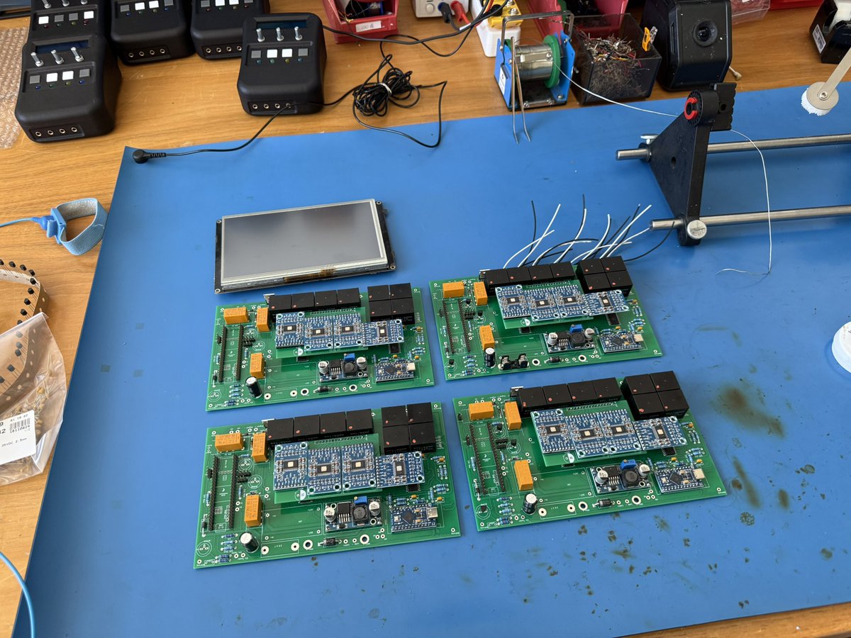 Building the first 8-Channel BT-313s. The big brother of the DragonBox.