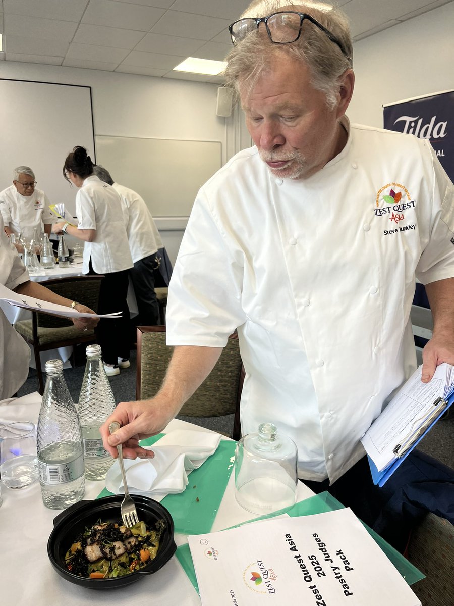 Now doesn’t this look tasty? Chair of judges @SteveMunkley tucks in…
Here at our #ZestQuestAsia2025 final cook offs #chefslife