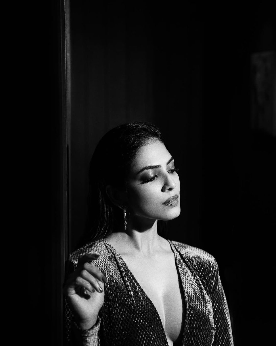 cinema_claps's tweet photo. Magical @MalavikaM_ 

#Malavika #MalavikaMohanan #MalavikaMohananHot https://t.co/HoENnDUnHE