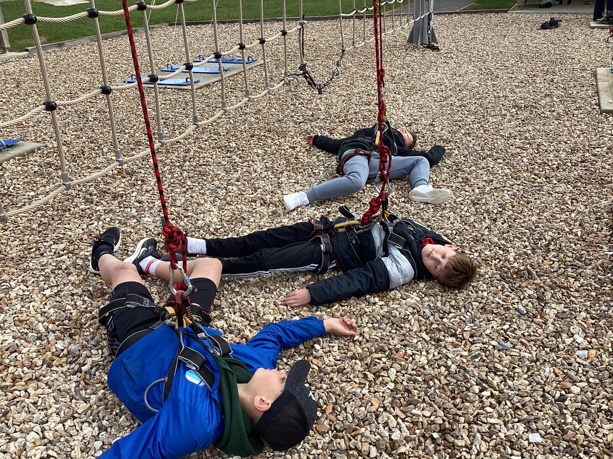 We told them to hold on tight! Oops! 😂