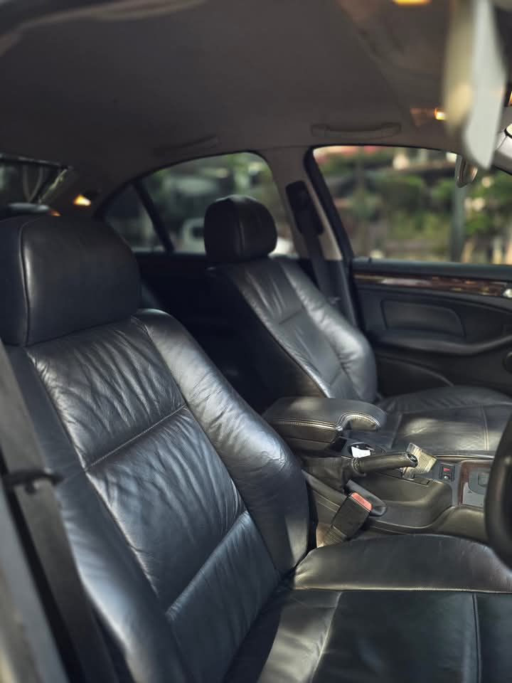 HoldenKlasik's tweet photo. BMW E46 325i 2002 Facelift
Mauritius Blue on Black Leather original
Mesin M54B25 Kencang 
LOW KM 113rb an ‼️
Automatic

Jual 96jt nego sopan depan unit
lok : karawaci, tangerang
minat? WA +6285156848907 https://t.co/YsJwmiyzMA