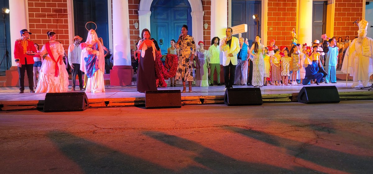 Muchas Felicidades para nuestra bella y culta ciudad de #HolguínSí en el 480 Aniversario del Hato y en el 305 de su fundación como pueblo. Con #HonorHolguinero infinitas felicitaciones para todo el pueblo. #Cuba