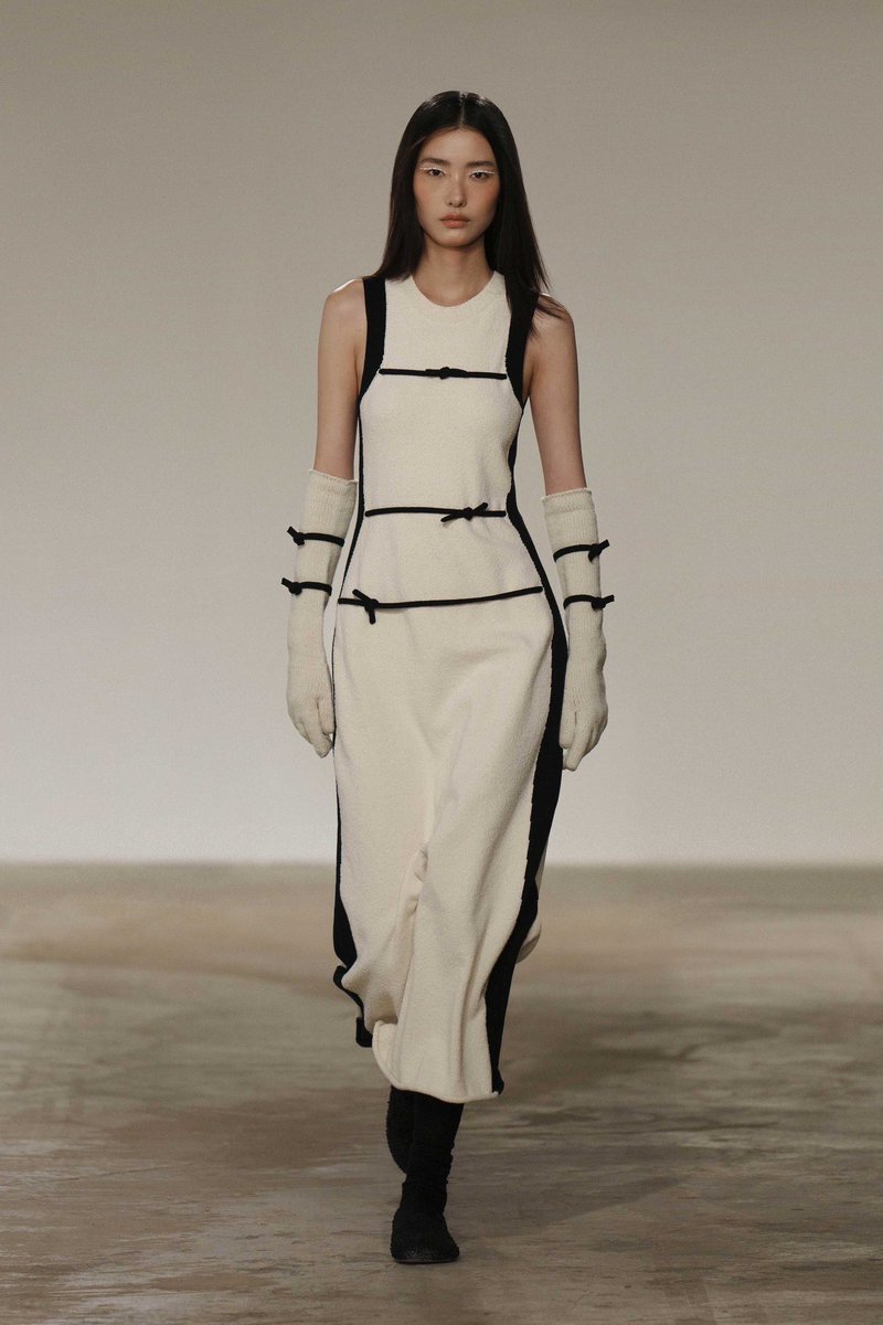jacquemusx's tweet photo. Swaying/Knit FW25 https://t.co/dHRnzfZgTW