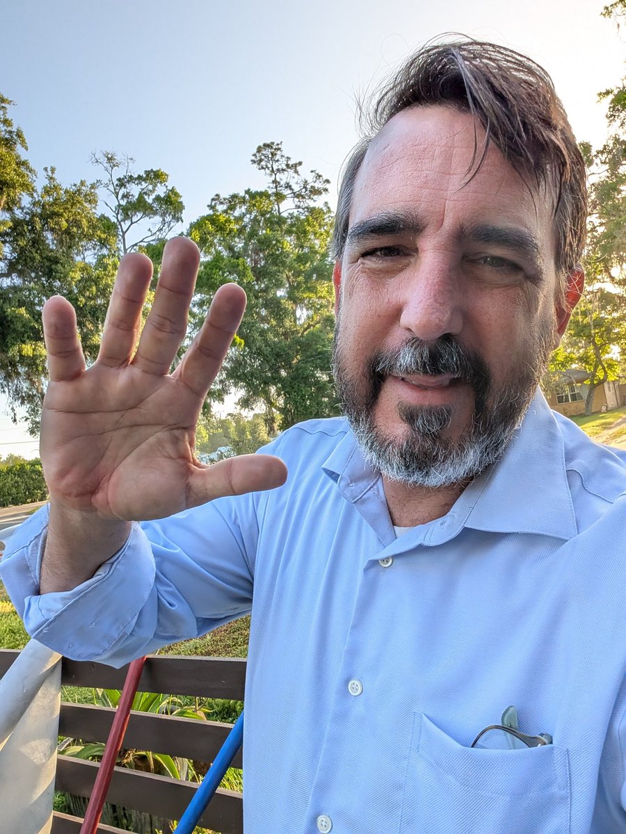 Burcu @Burcu235 - Twitter Profile | Sotwe