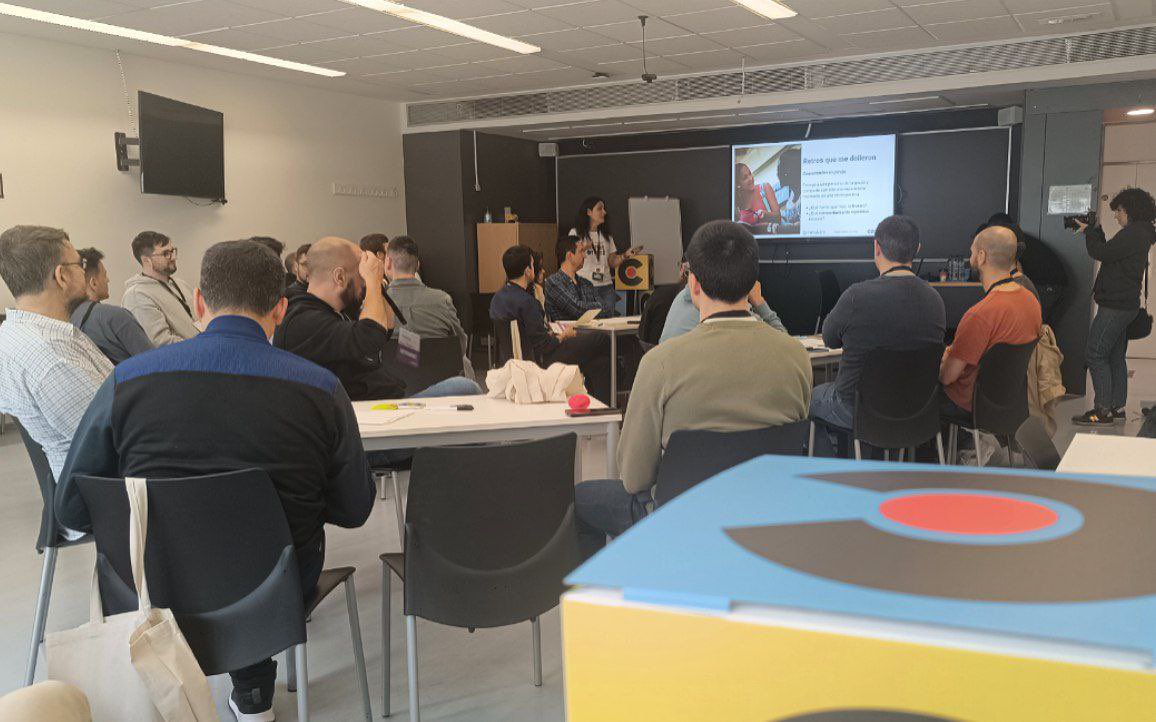 merybere's tweet photo. Menuda representación de @AgileAragon hay en mi #taller “Retro-toxinas!!

Gracias a todas y todos por participar.

En @commitconf
#CommtiConf #retrospectiva #retros #Agile #workshop #RetroToxinas #tbr #antipatron #Antipattern #retrosEfectivas #retrospectivasEfectivas https://t.co/Dljc5B6DWB
