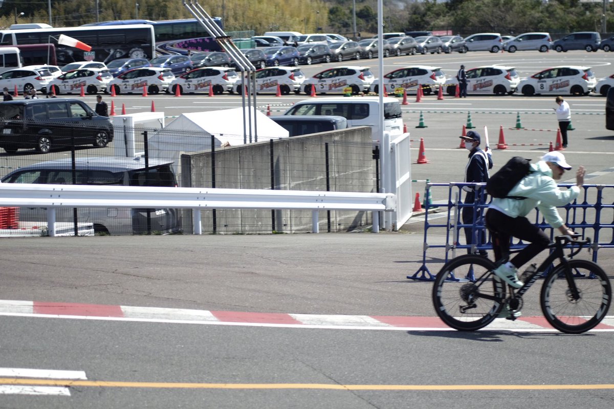 _chegan's tweet photo. 今日は出勤中のボッさんに会えました🫡
#F1の準�� https://t.co/uo0q5193md