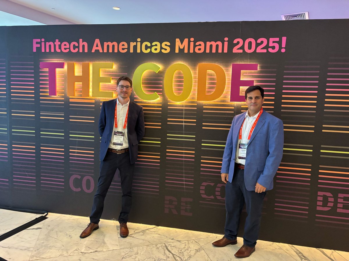 Nuestros profesionales <a href="/SimonWaisrub/">Simon Waisrub</a> y <a href="/sebamedeglia/">Sebastián Medeglia</a>, participaron de <a href="/fintechamericas/">fintechamericas</a> Miami 2025, la conferencia bancaria, financiera y de seguros más grande en Latam, que reunió a 1.500 personas en un espacio único para analizar tendencias, conectar y crear alianzas.

1/3