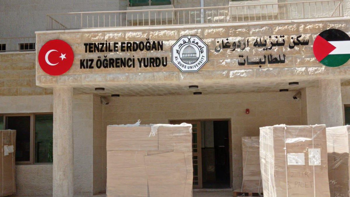 YasirYANILMAZ's tweet photo. Cumhurbaşkanımız @RTErdogan’ın iradeleriyle Kudüs’te Mescid-i Aksa’ya komşu olan Kudüs Üniversitesi kampüsümüz içerisine Tika tarafından yapımı tamamlanan 

(Cumhuriyet tarihinde devletimizin Kudüs şehrine yaptığı en büyük yatırım) 

460 kişilik Tenzile Erdoğan Kız Öğrenci Yurdu öğrencilerimizin kullanımına sunuldu.
🇹🇷🇵🇸

“Mescid-i Aksa’yı gördüm düşümde 
Götür müslümana selam diyordu…”

Ve Aleykümselam 👇