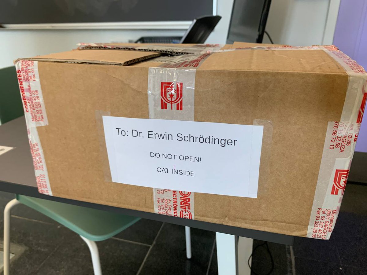 ¡Nuevo éxito en nuestro camino a la computación cuántica con #SoftwareLibre de la mano de Francisco Miguel García Herrero ("Fran")!
Teoría y práctica a partes iguales, así como una misteriosa caja dirigida al Dr. Schrödinger (cortesía de @jcfaberoUCM).