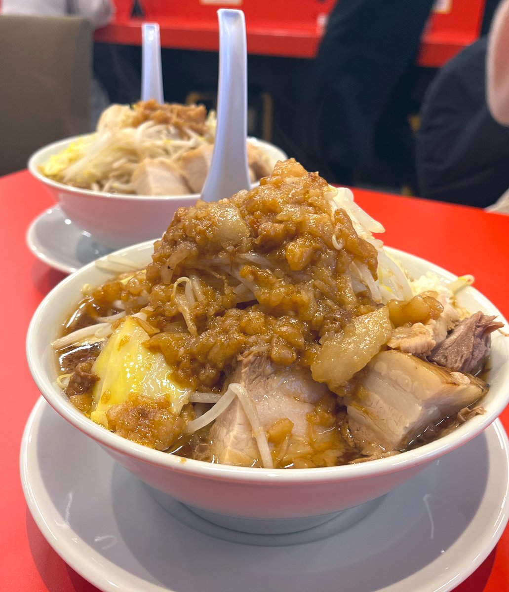 【朗報】
4/4に九州初出店！
二郎系ラーメンのお店が住吉に登場。

キャナルシティ博多や博多駅からアクセスしやすいのも嬉しい。