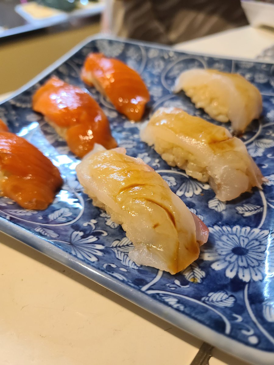 今日は嫁氏誕生日のためお寿司屋さんごっこでおもてなししました