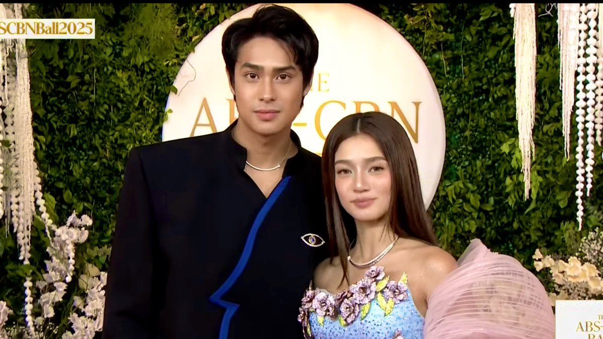 MegaKapamilya's tweet image. GRABE ANG SWEETNESS NI DONNY AT BELLE SA ABS-CBN BALL!

Phenomenal loveteam Donny Pangilinan and Belle Mariano are giving us all the feels tonight at the ABS-CBN Ball! Their sweetness is on full display! 💖❤️‍🔥

#MEGAkapamilya #ABSCBNBall2025 #BrighterTogether #RoadToABSCBNBall2025