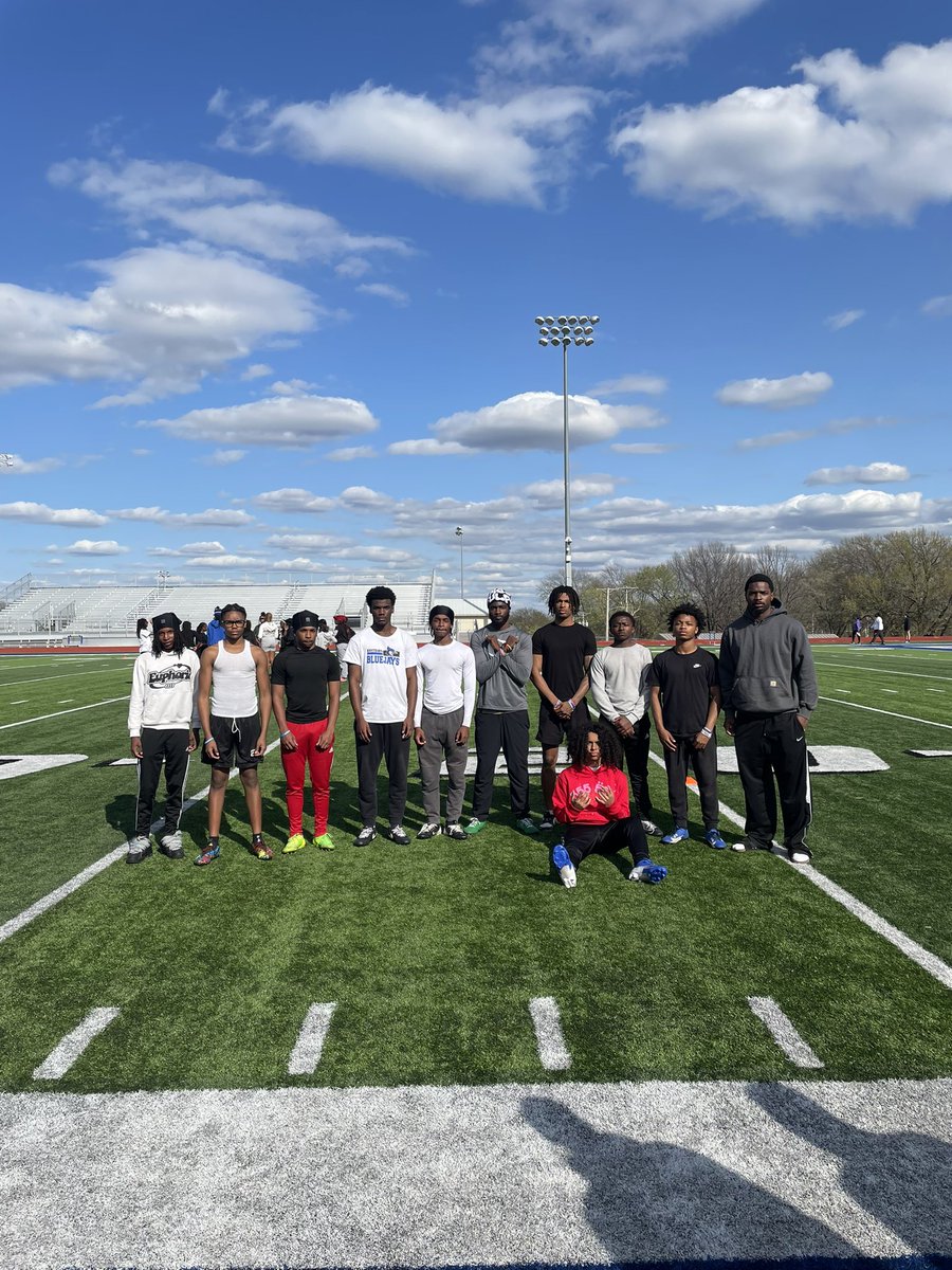 Anthony Morgan (@coachmorganaj) on Twitter photo Former Oregon Duck and Raytown alum <a href="/dontaemanning_8/">๐ฑ</a> came back to put in work with the young guys as he prepares for the NFL draft. Nothing better than the old guys coming back to show love. #NofeaR Former Oregon Duck and Raytown alum <a href="/dontaemanning_8/">๐ฑ</a> came back to put in work with the young guys as he prepares for the NFL draft. Nothing better than the old guys coming back to show love. #NofeaR