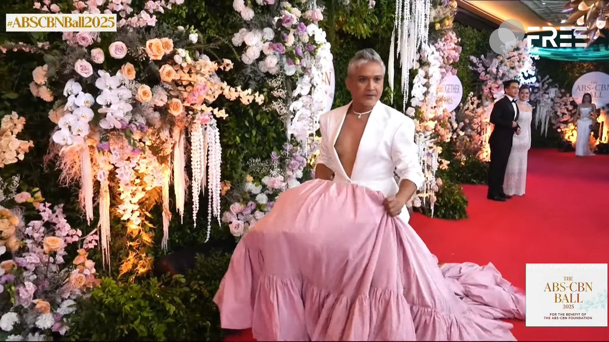 DRPSPHCA's tweet photo. #ABSCBNBall2025 - #LoviPoe, #KimChiu, #PauloAvelino (shoutout to all #KimPau fans), #SueRamirez, #DominicRoque, plus more.

PHCA-2025H1-5925 https://t.co/QXnp1mfdvy