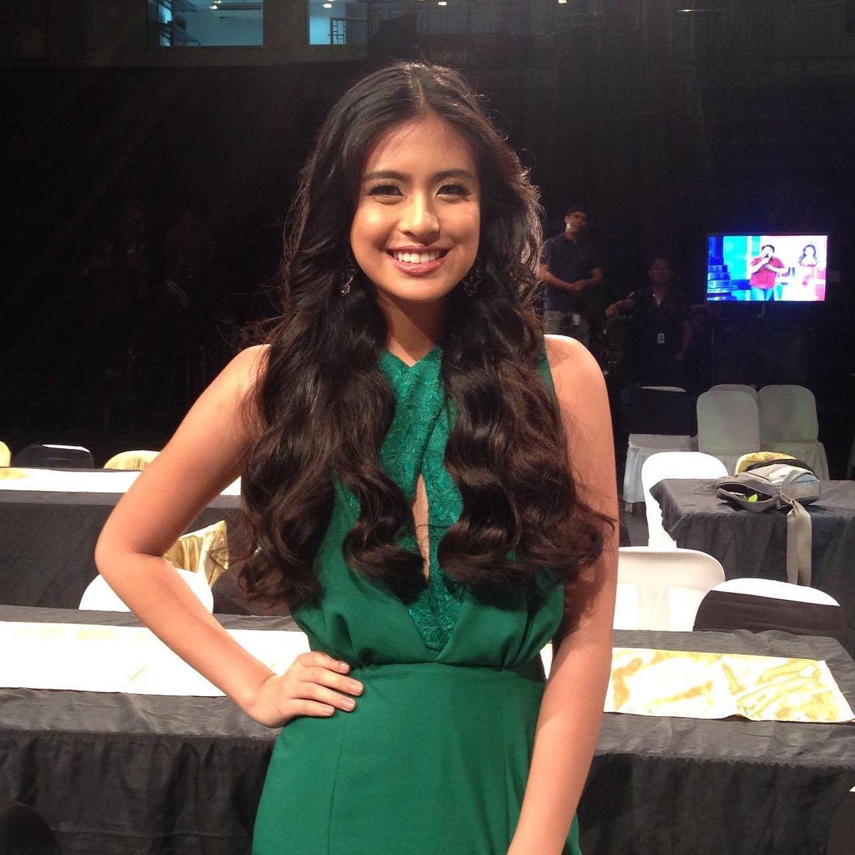 AleBarroOFC's tweet photo. Last April 4 2016, Gabbi was announced to portray Alena in Encantadia 2016 during 24Oras. 

Now, 9 years later, she is back!! 🌊💚🗡️🐚

its so nice to see you again, Alena! Avisala! 💚 

#Encantadia #SanggreTeaserOn24Oras #Sanggre #Alena #GabbiGarcia @gabbi https://t.co/4y37s5SAr2