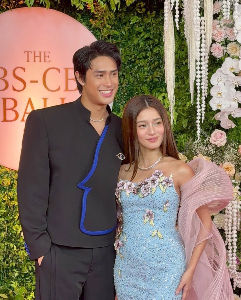 Sobrang fresh, ibang iba yung glow! 😍

DONBELLE TAGSIBALL 

#DONNYDazzlesTheNight
#AllEyesOnBELLE
