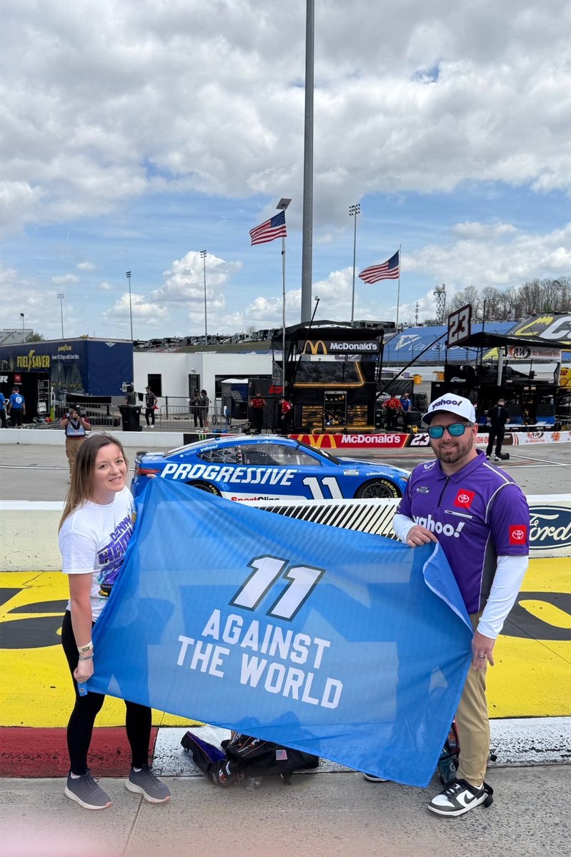 WillSignor5's tweet image. #deardenny If @JoeGibbsRacing cuts pieces off the Martinsville car, can you hook me up and reserve the door number panel! I was the guy who gave you the 11 against the world flag.
I could pay whoever for it then.
Thanks @dennyhamlin 
#dennyhamlin #jgr #joegibbsracing