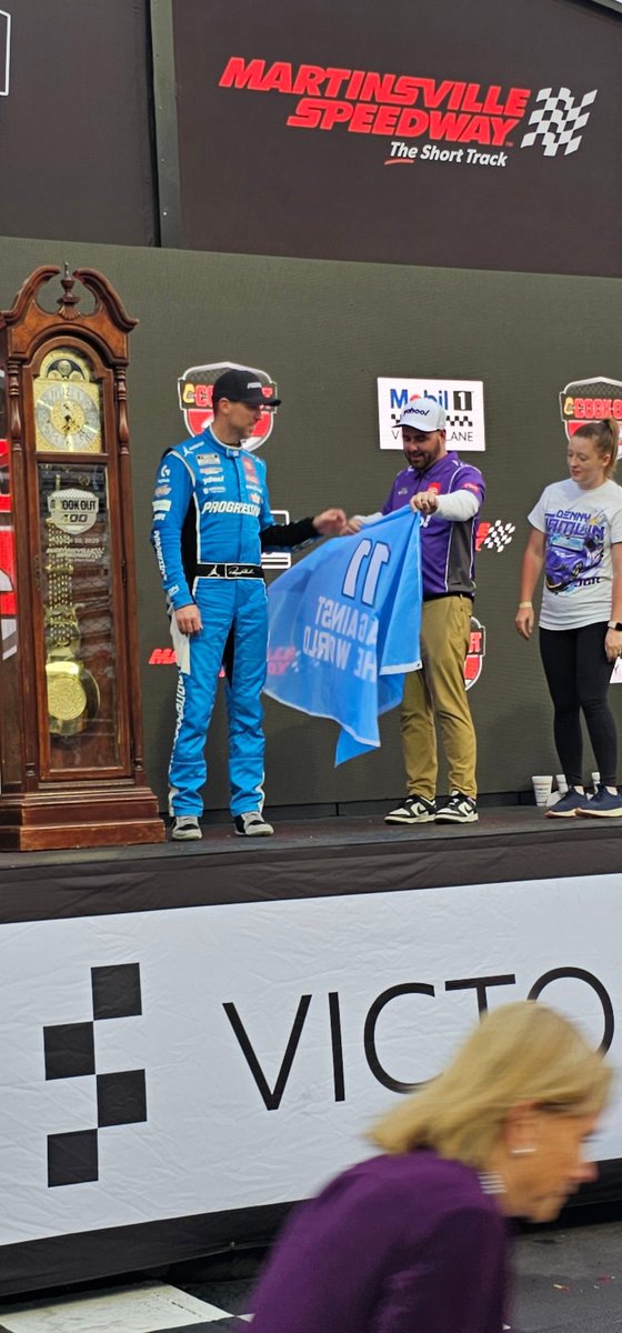 WillSignor5's tweet image. #deardenny If @JoeGibbsRacing cuts pieces off the Martinsville car, can you hook me up and reserve the door number panel! I was the guy who gave you the 11 against the world flag.
I could pay whoever for it then.
Thanks @dennyhamlin 
#dennyhamlin #jgr #joegibbsracing