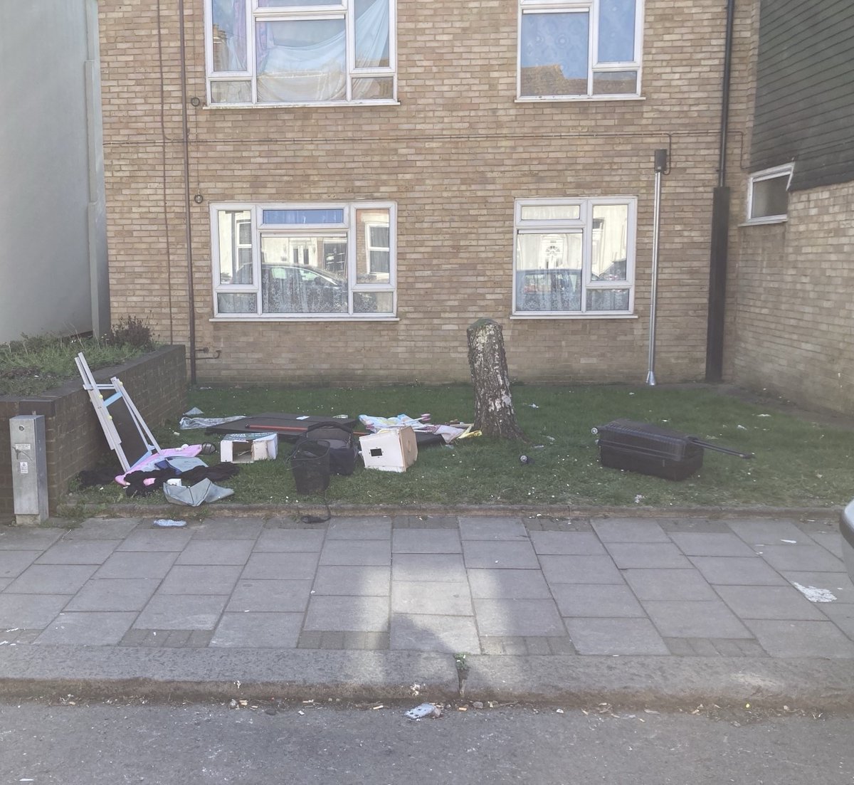 Fly tipping on Ash Road

No evidence of offender was found but officers will monitor the area. If you see someone fly tipping, you can report them via neighbourhooddelivery@luton.gov.uk or call 01582 510330. Waste can be reported via 'Love Clean Streets' app.

<a href="/lutoncouncil/">Luton Council</a>