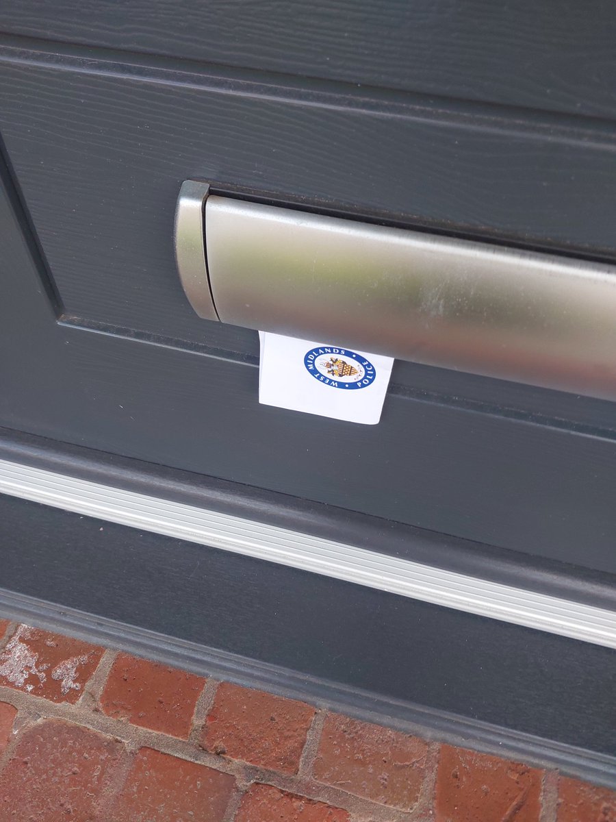 HalesowenWMP's tweet photo. Halesowen NHT  have been around Wollescote  this morning. Delivering  letters to local  residents  regarding reporting  crime and anti-social behaviour.
#workingwiththecommunity https://t.co/RMQUEPwSgL