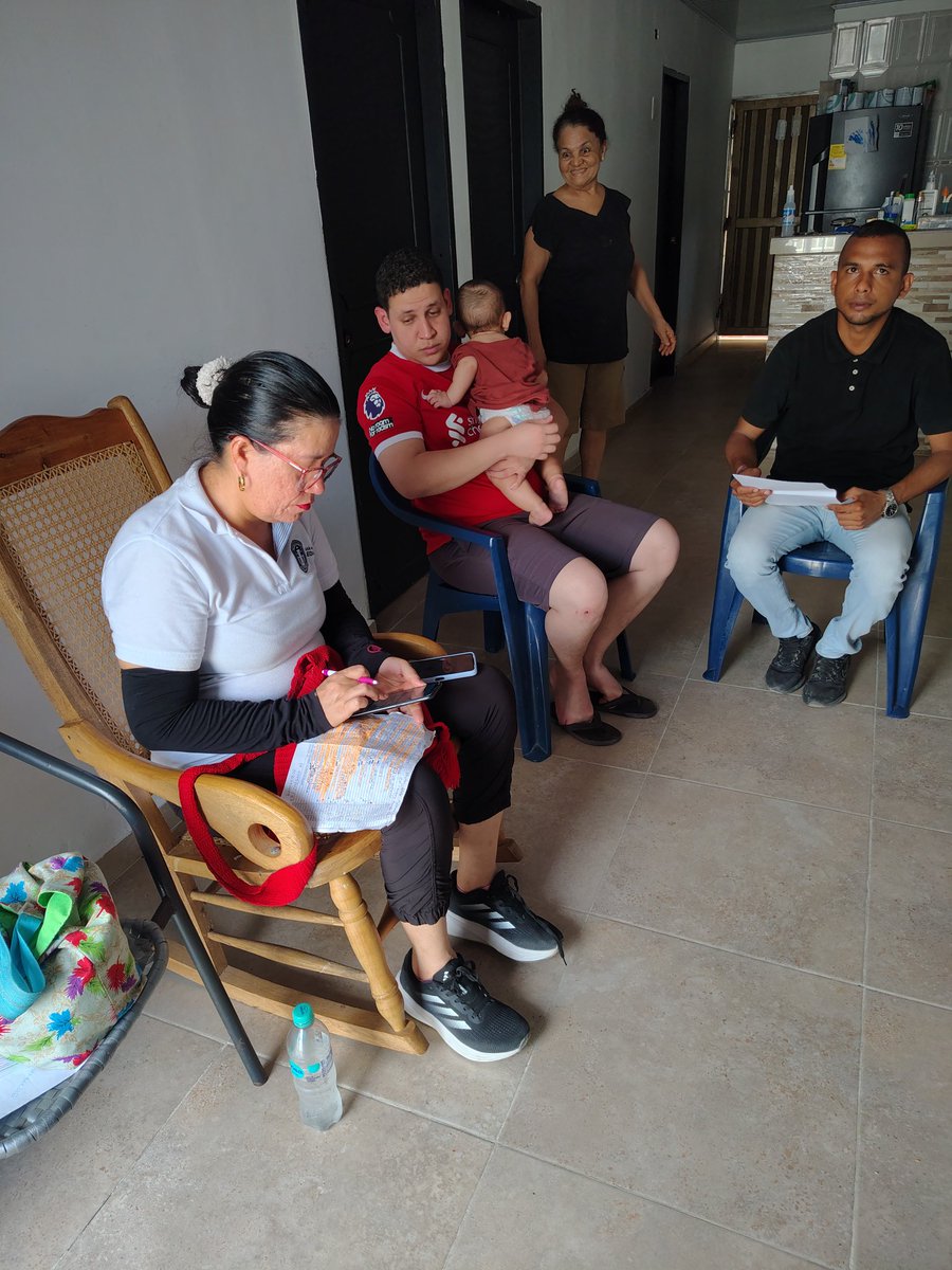 AnthonyBarriosC's tweet photo. 💙💚Desde la Junta de Acción Comunal del barrio Las Moras 4 etapa, llevamos la jornada de sisbenización casa a casa, para garantizar que nuestra comunidad acceda a mejores oportunidades. https://t.co/5pbNSqntjE