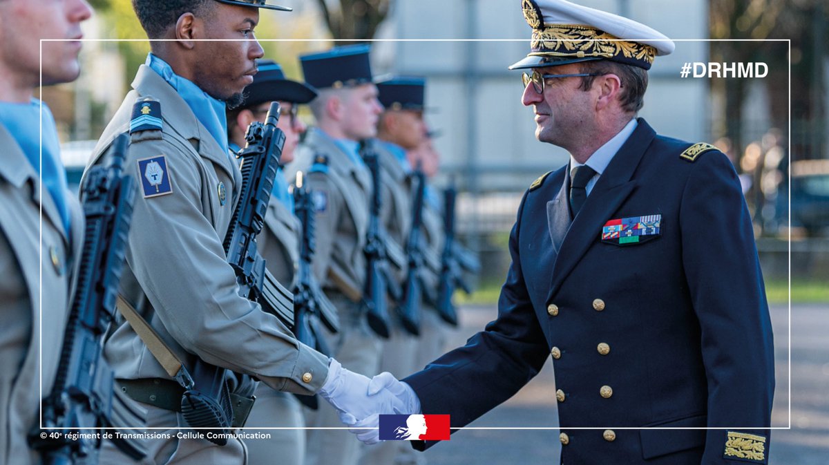 ThibautVanssay's tweet image. #Honneur 
🌟 J&apos;ai eu l&apos;honneur d&apos;être acceuilli par les #militaires d&apos;active et de réserve @40eRtde Transmission de Thionville, une des unités de la brigade d&apos;appui #numérique et #cyber de l&apos;@armeedeterre.