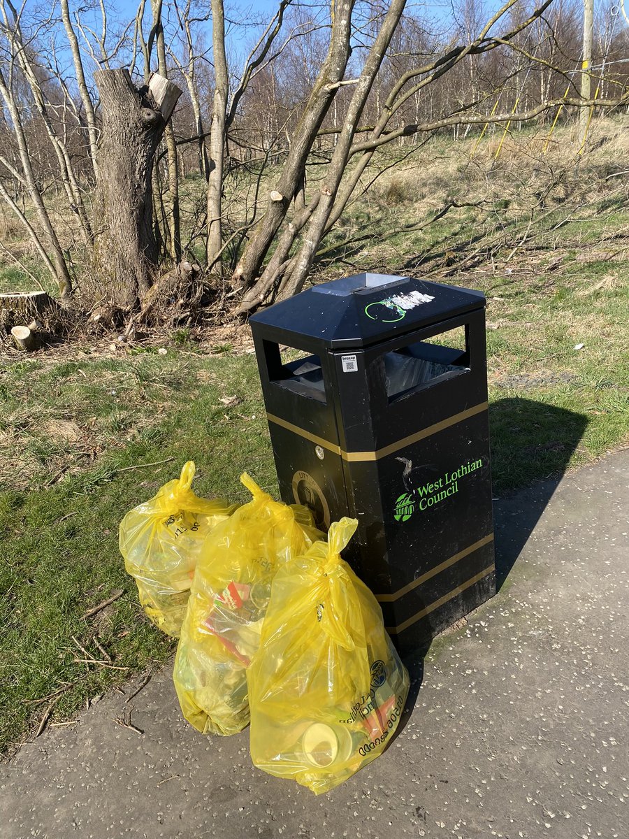 Spring Clean Scotland with 2L3. 3 full bags of litter from our local area and Parkhead Gardens