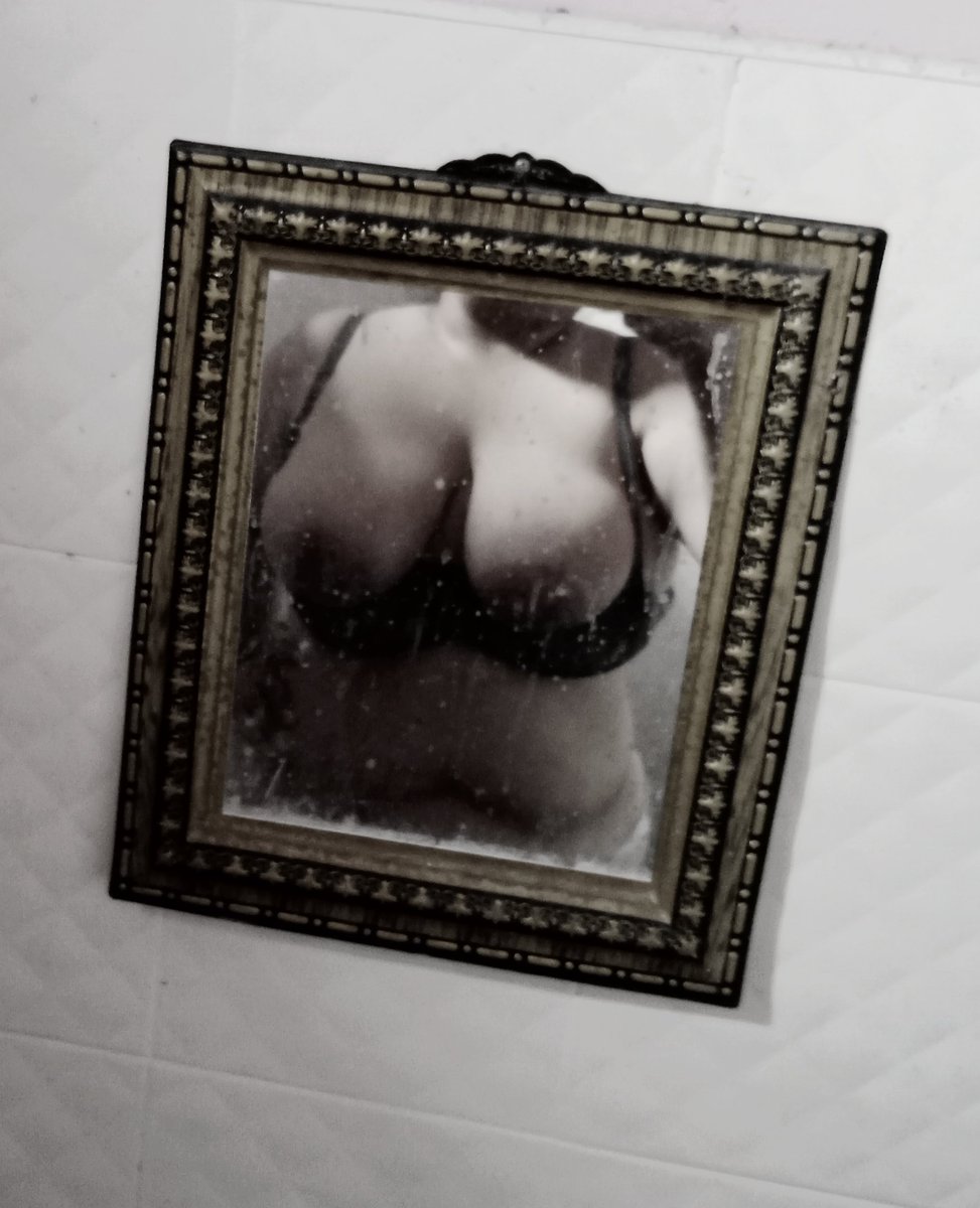 เวลา....ชอบมองกระจก
ไปดูกระจกห้องใครได้บ้างคะ... 🪞🔥💦
#สาวอ้วนน่าเย็ด #สาวอ้วนนัดเย็ด #สวิงเมียอวบ #โชว์เมีย #ทวิตคู่หนูกับหมี