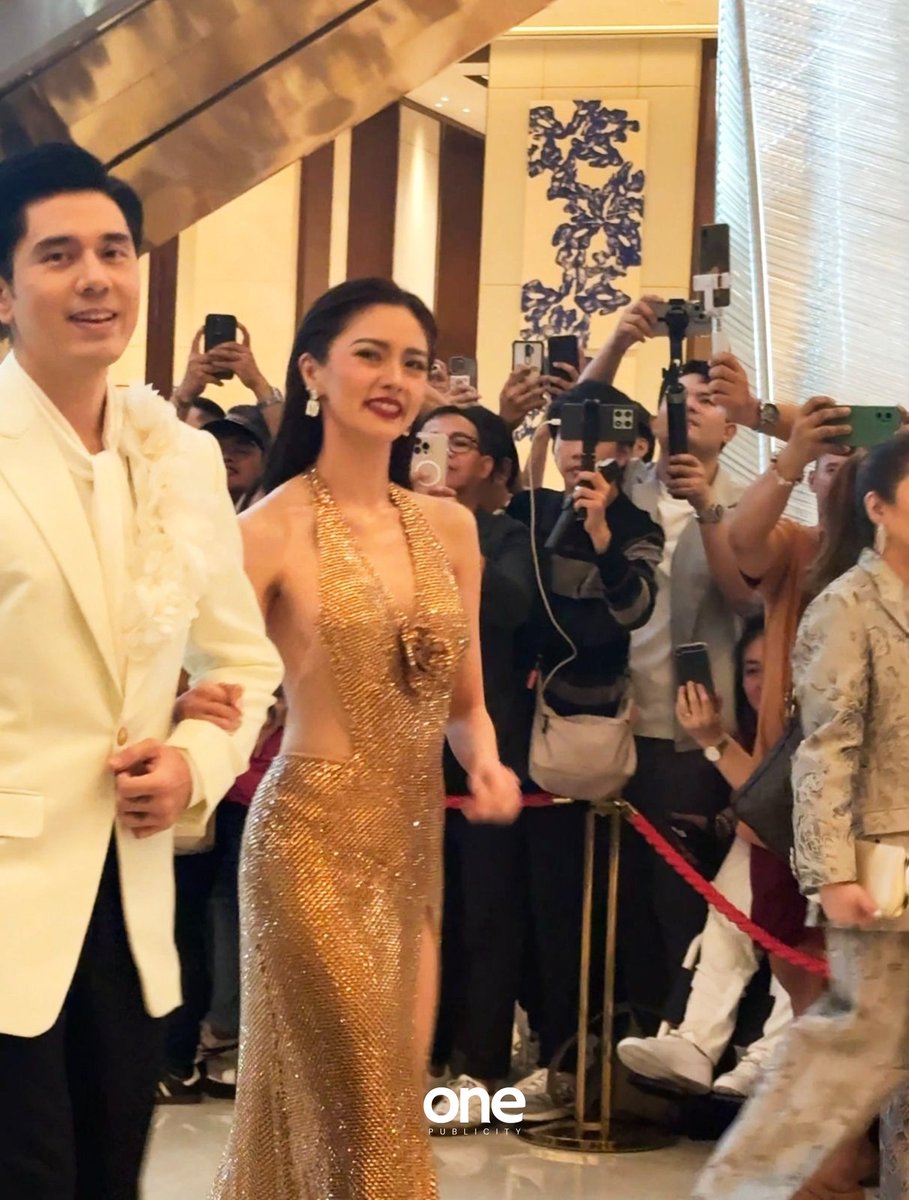 Kim Chiu and Paulo Avelino at the #ABSCBNBall2025 💜

KIMPAU THE DAZZLING DUO
#KimPauDATEatABSCBNBall
#KimChiu #PauloAvelino #KimPau