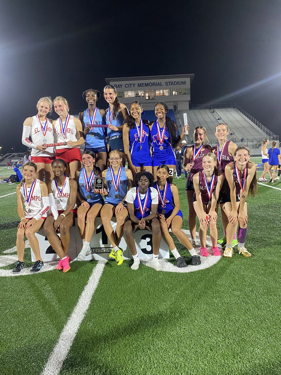 Our girls 4x400m relay will be advancing to Area next week with a 4th place finish at district. Great job ladies. #r4tc