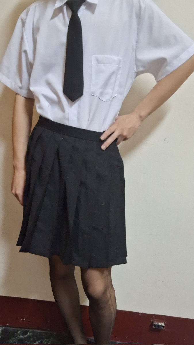 絲襪破掉會看起來像是很愛玩的人嗎？
#偽娘 #男の娘 #清水