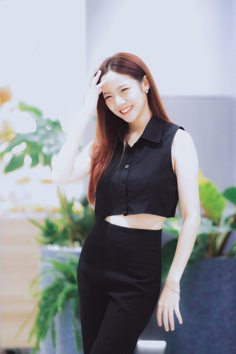 LittleSatchan's tweet image. คนสวยฮะ! 🖤🫶🏻✨
#SatchanSawitchaya 
#DesignVillageRatchada #FriYaYNight