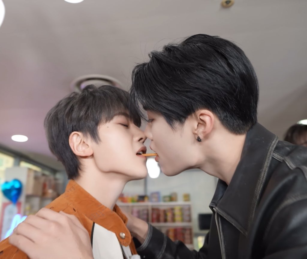 lidolmix's tweet photo. ricky and hao enjoying it a little too much https://t.co/ZGngAy5Z1w