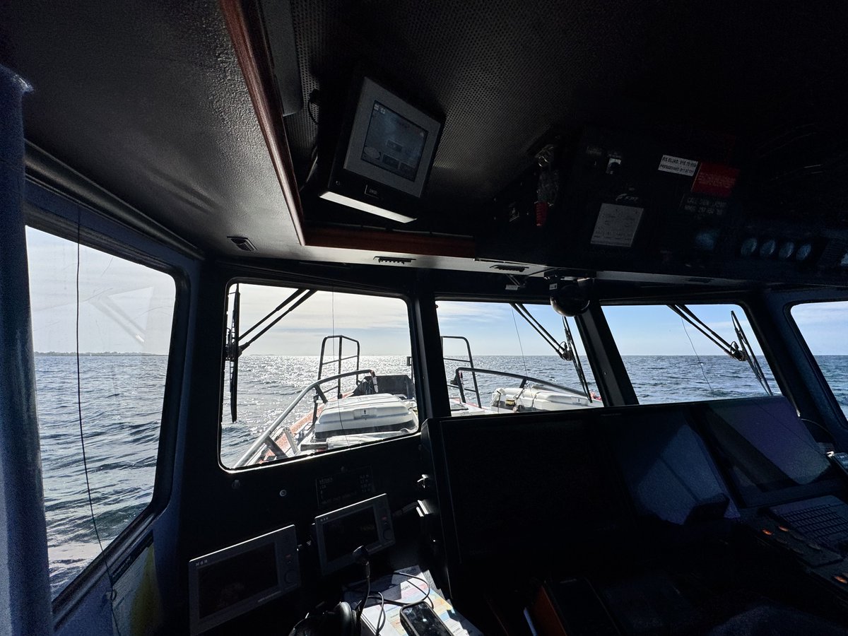 NSSR's tweet photo. #redningsskøyta «Elias» er nå på vei ut til et fartøy med motorstopp. Rekvirent @HRSsorNorge #RSRKStavanger #Stavanger #RS159 https://t.co/UFmXRSxmlL