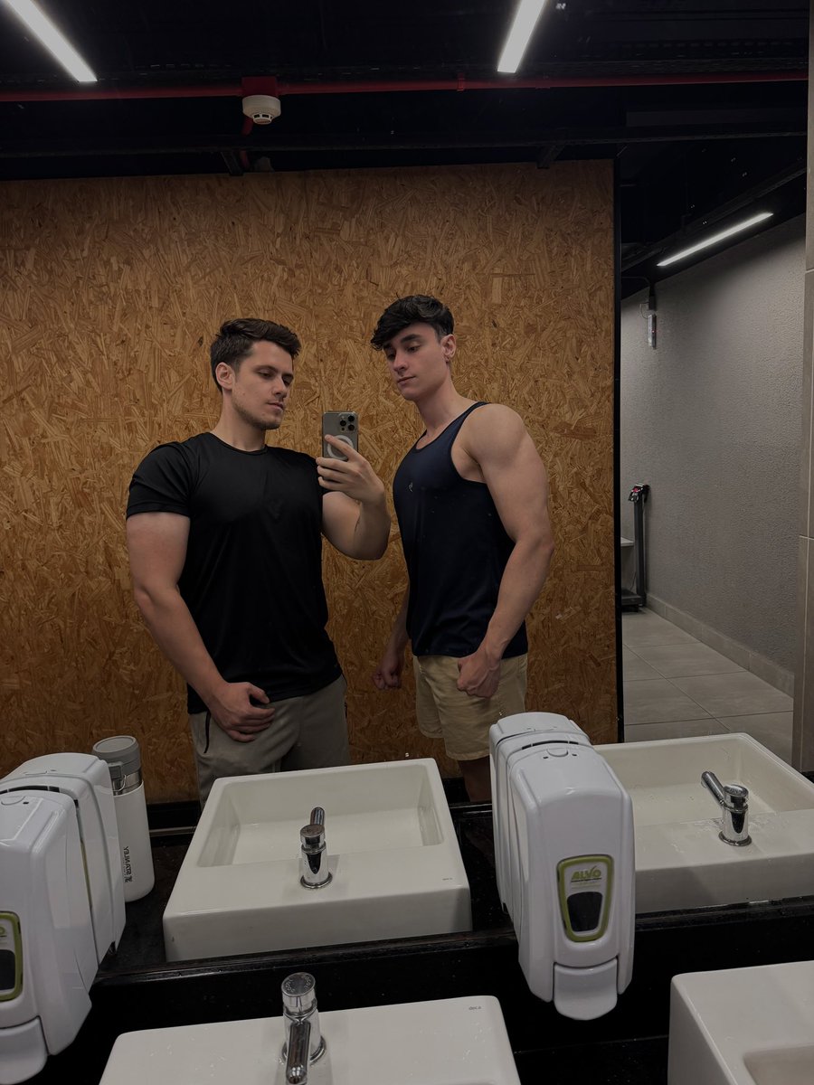 p_irreal's tweet image. 2 pra...