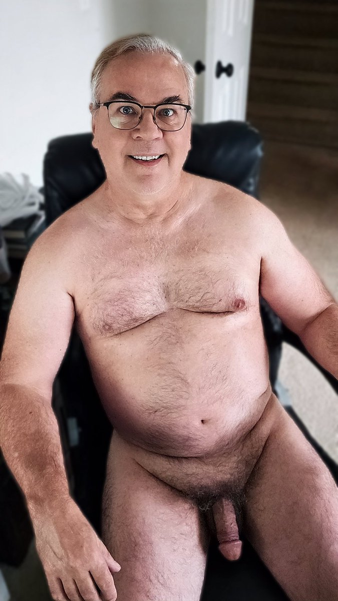 Working from home Friday. Happy weekend eve. 
#nakedisnormal