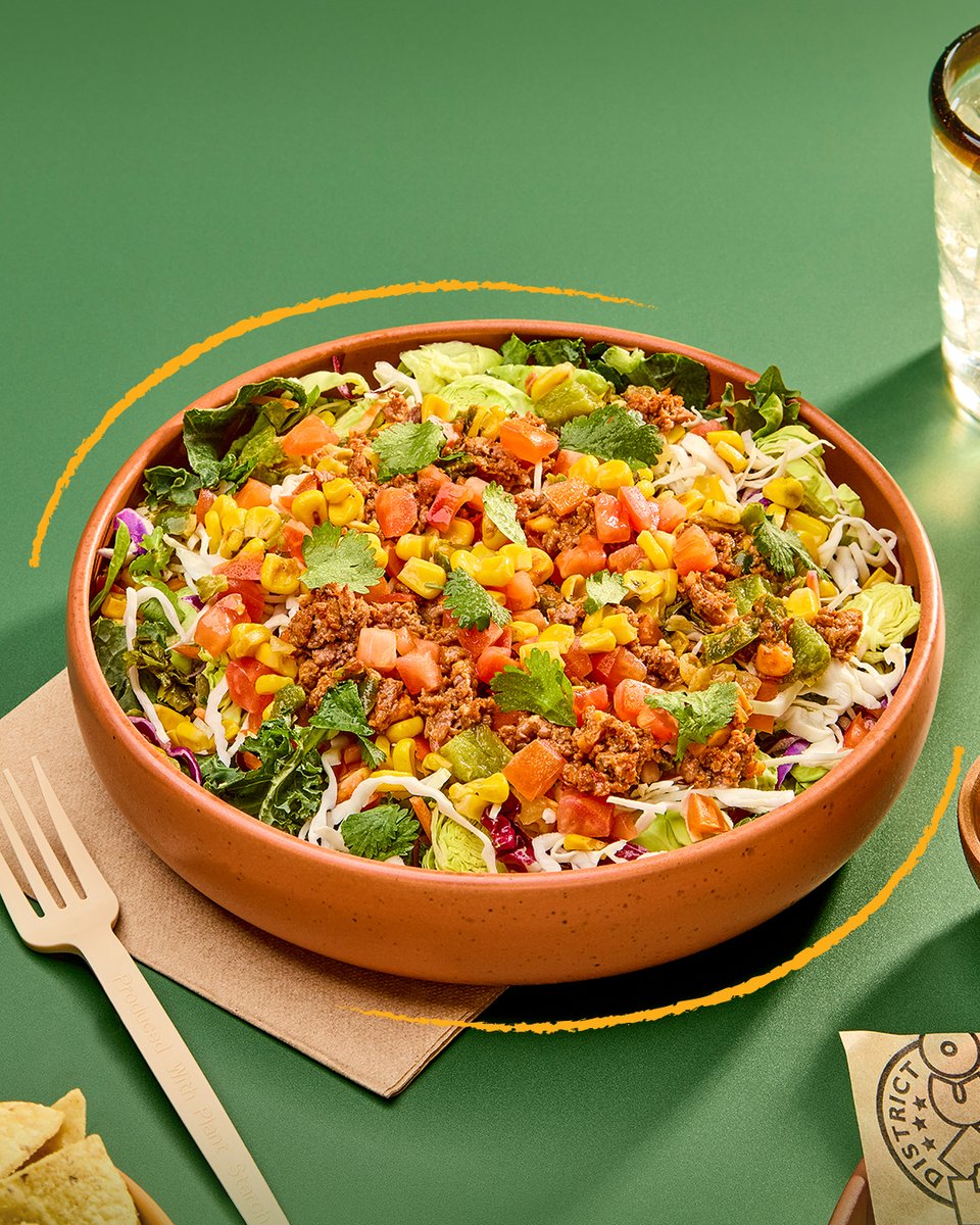 Delicious, light and 100% plant-based! Try our Vegan Vida Bowl, full of our favorite fresh ingredients and under 300 calories.