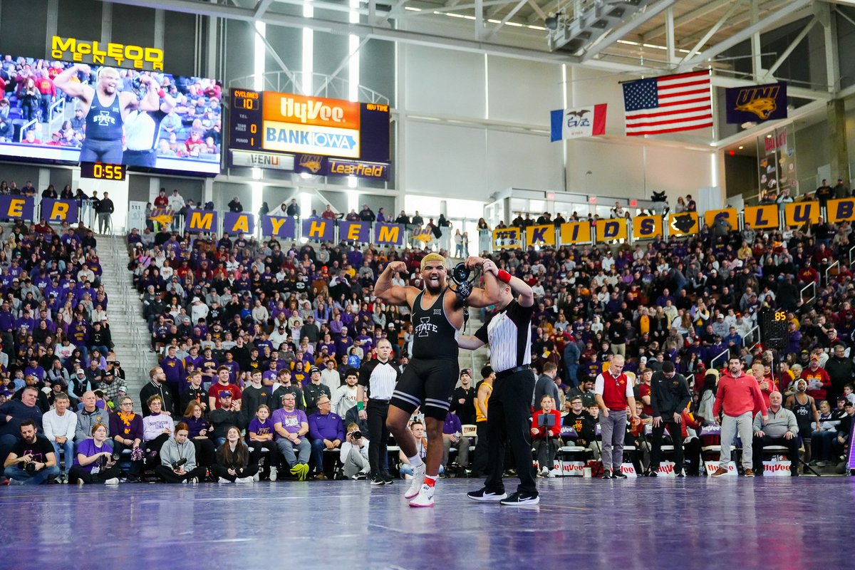 CycloneWR's tweet photo. Plenty to build on 🥜📈

🤼‍♂️ 24-15 record
📌 team-best nine pins
📊 15 bonus-point wins
📈 six ranked wins
👏 NCAA at-large bid

Only a freshman 😈

🌪️🚨🌪️ https://t.co/nhpGjtaifp