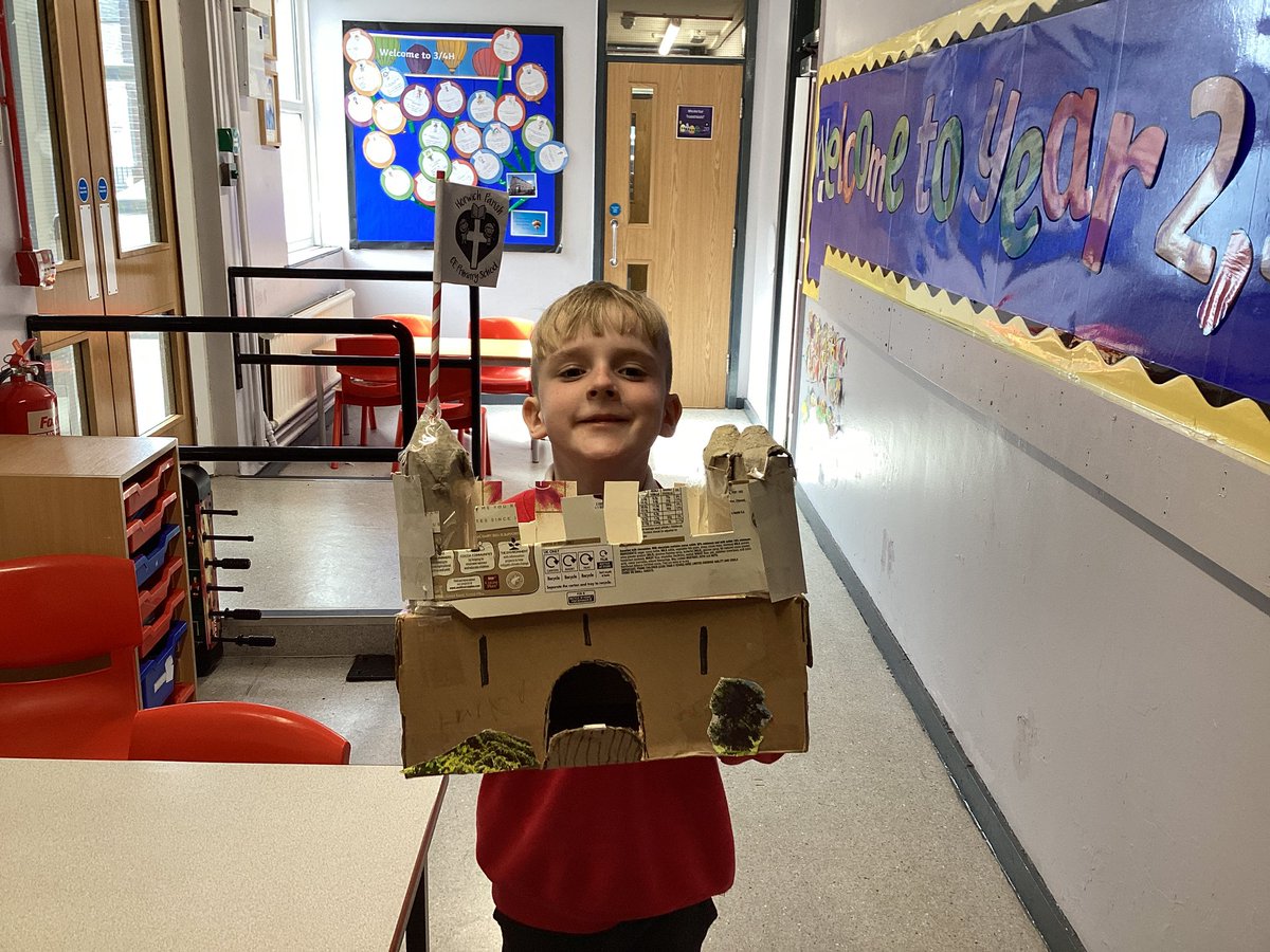 HorwichParishCE's tweet photo. 2/3B have had an incredibly busy term constructing their own castles out of cardboard and plastic! The children have made castles with drawbridges, turrets and even their own towers!
#hpy2
#hpy3 https://t.co/BiAbSXLhRO