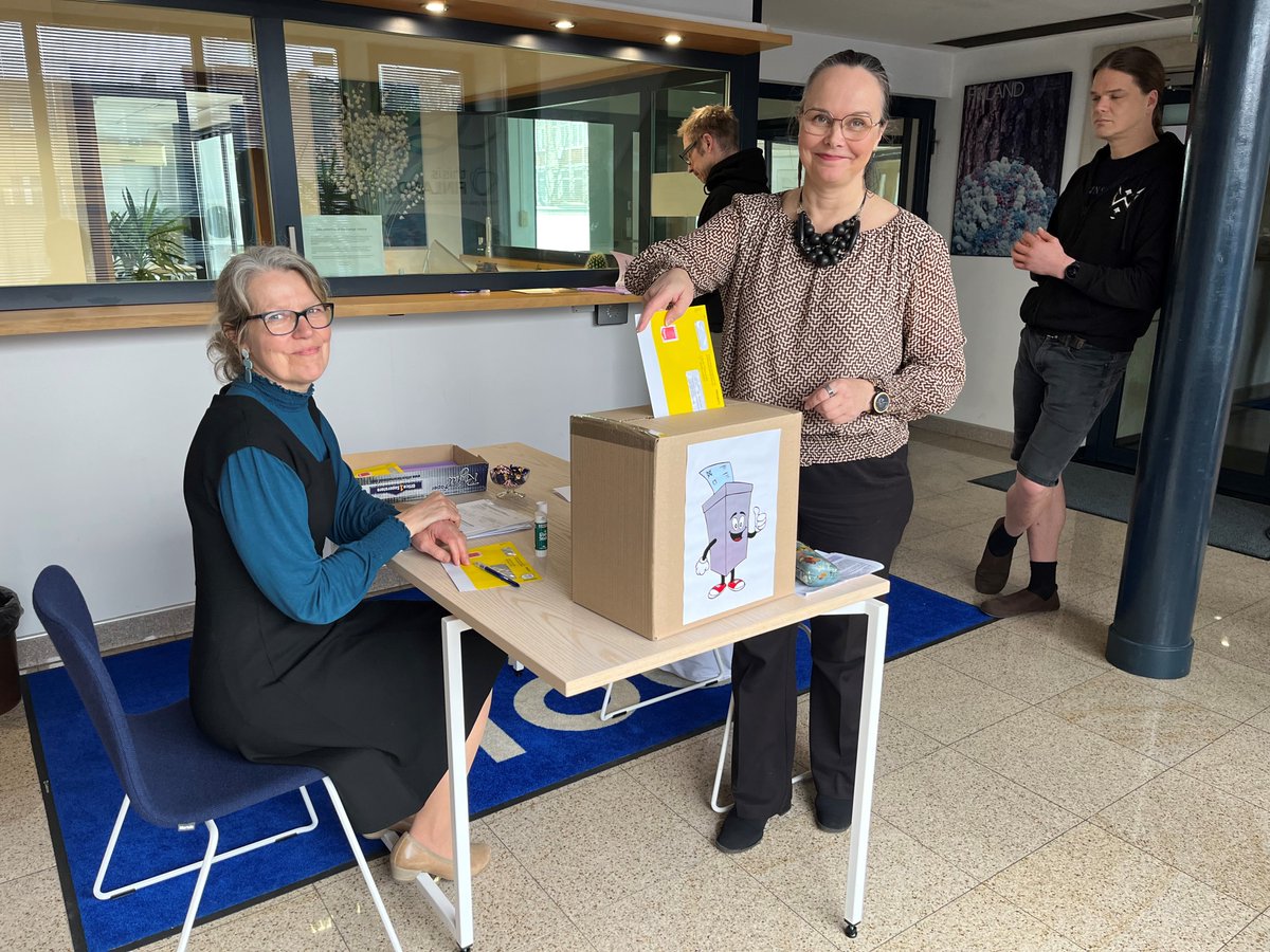Ambassador Pohjankukka already cast her vote in Finland’s county elections and municipal elections.
⏰You still have time to vote at the polling station at the Embassy of Finland in Sofia tomorrow between 10.00 and 13.00h.